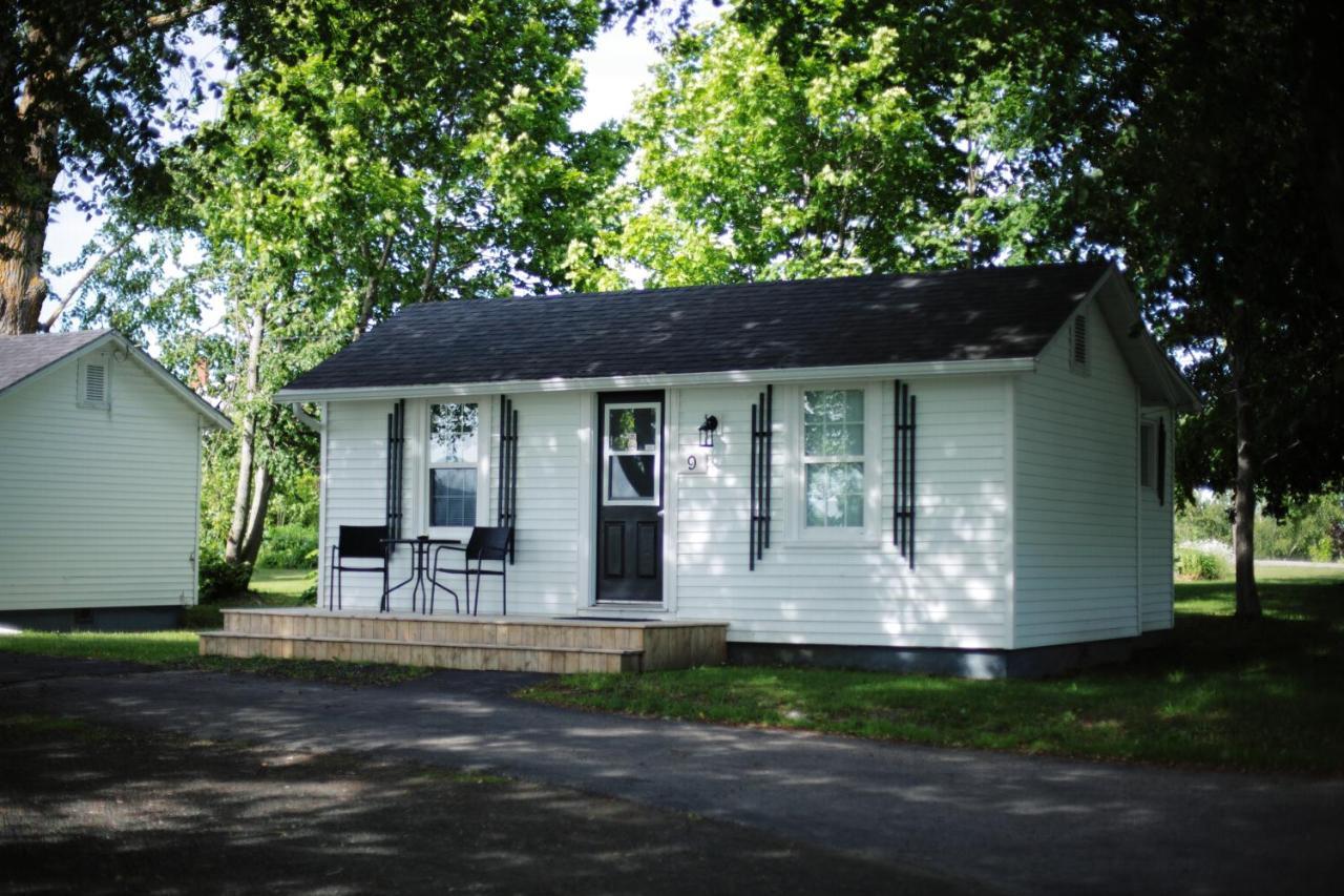 Carleton Inn & Cottages Bridgetown Exterior photo